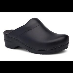 Women’s Dansko Karl clogs